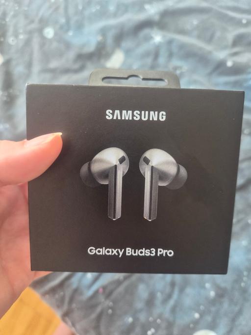  — Samsung Buds3 Pro Earbuds