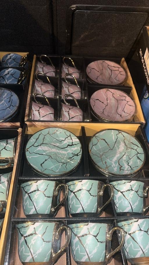  — Marble set of 12 pieces