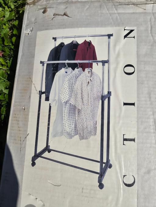  — Clothes Railing
