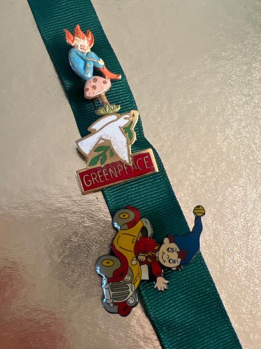  — Vintage badges