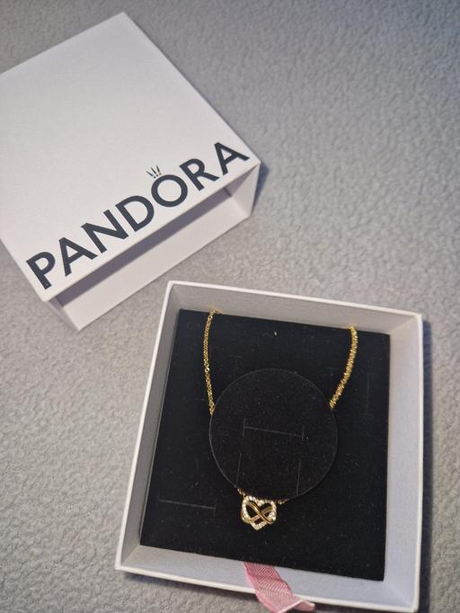  — Pandora Sparkling Infinity Heart Collier Neck
