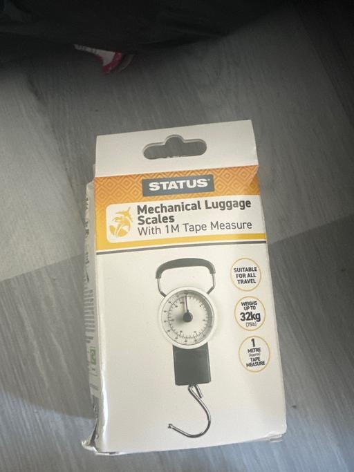  — Luggage scales