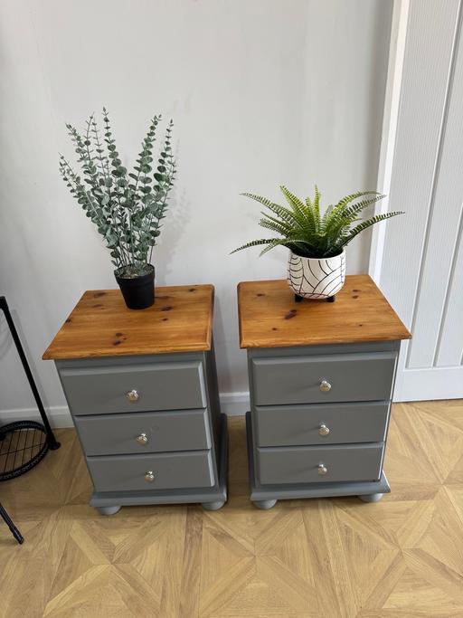  — Pair of pine bedside tables