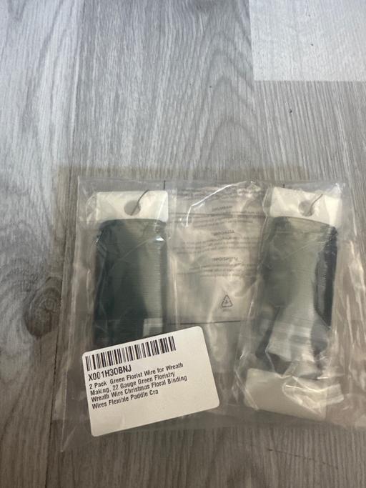  — Pack of two metal wire