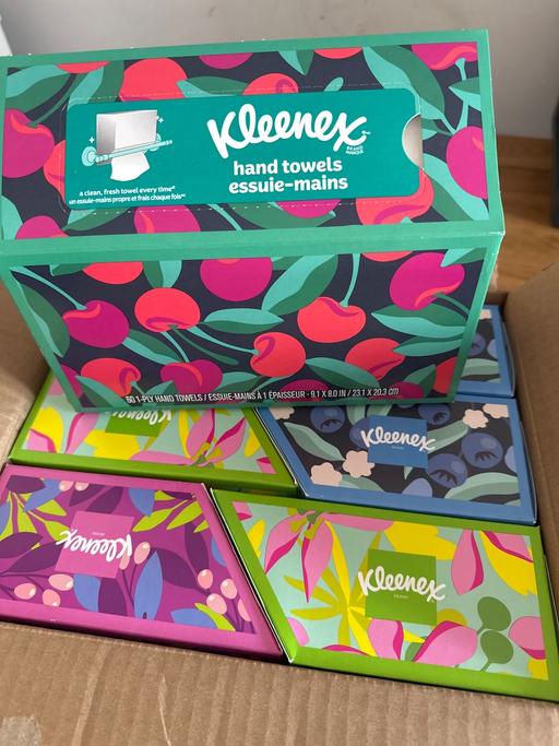  — Box of 6 boxes of hand towels Kleenex