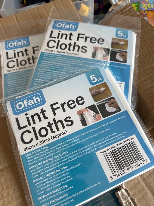  — Box full of 48 packs lint free cloths