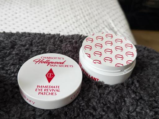  — Charlotte Tilbury eye revival patches