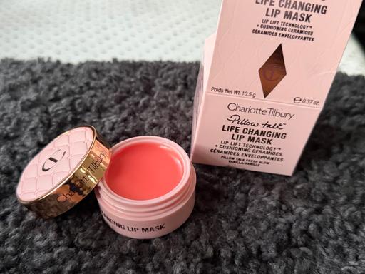  — Charlotte Tilbury pillow talk lip mask