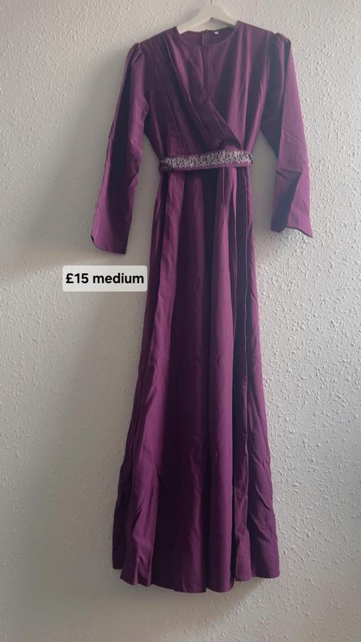  — pretty dress size M