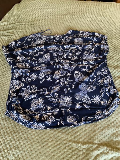  — ladies top