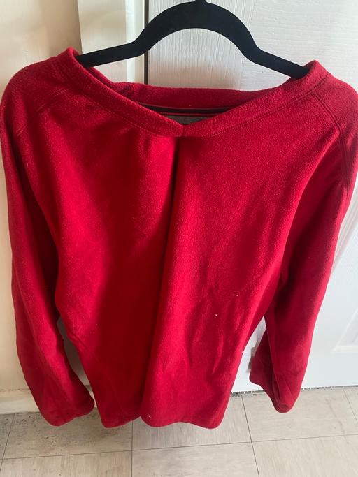  — Men’s long sleeve bright red jumper size L.