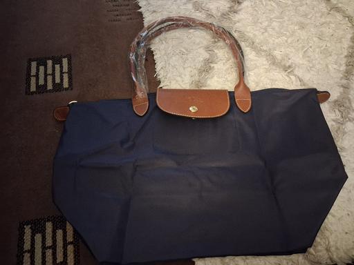  — navy blue longchamp