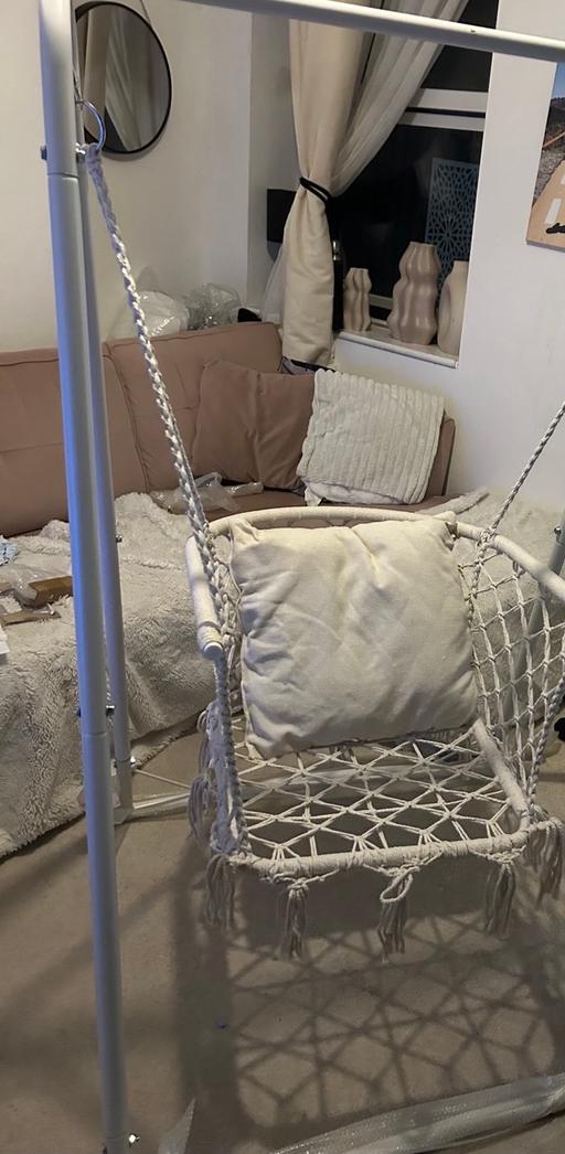  — Stunning new garden swing seat comfortable