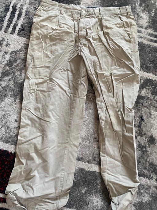  — Mens chino trousers size L,