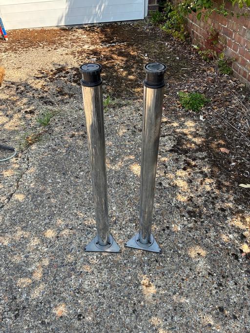  — Adjustable metal worktop legs