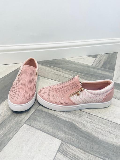  — (5) PUMPS
