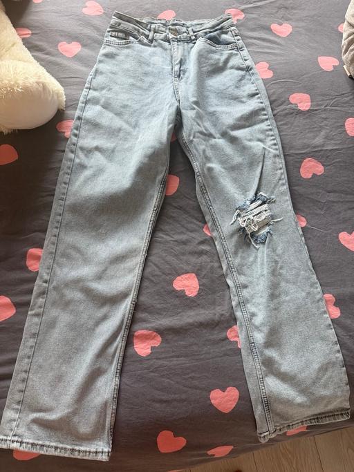  — Women’s jeans