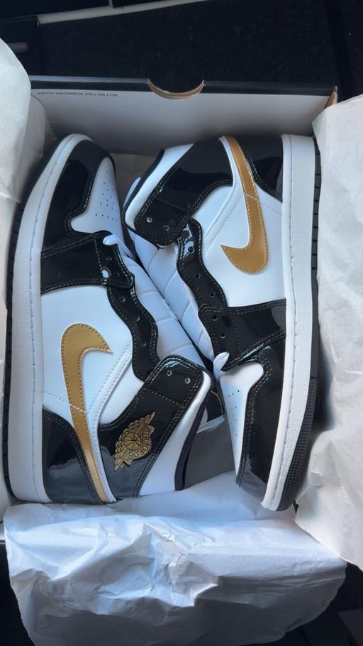  — Air Jordan 1 Mid Patent SE 'Black Gold'