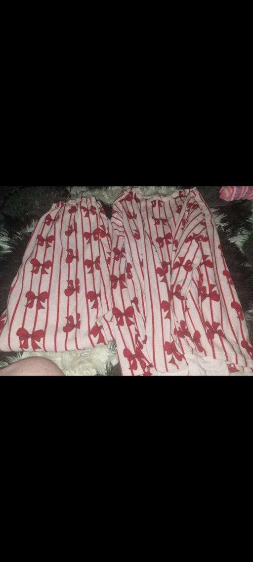  — pj's