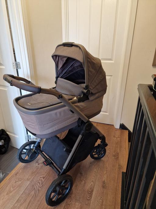  — Silver Cross Reef 2 pram travel system