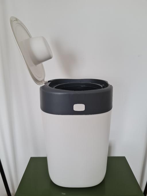  — Tommee Tippee Twist & Click nappy bin - great