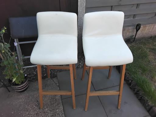  — 2 matching bar stools kitchen seats home bar