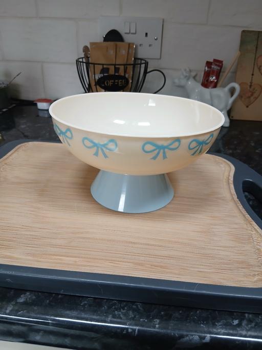  — Fruit Draining Bowl Kept Sweets In