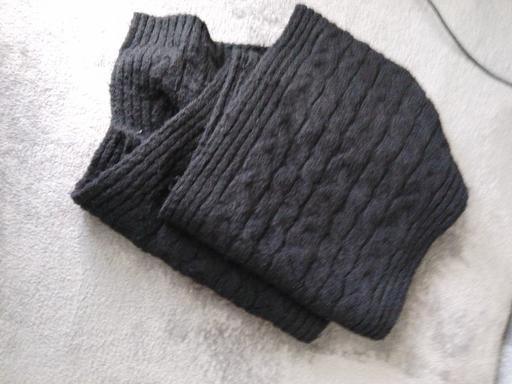  — knitted scarf black