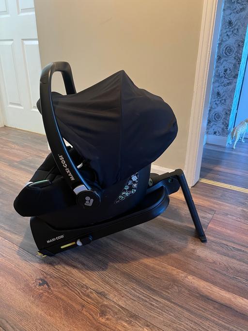  — Maxi cosi cabrio fix isize car seat & isofix