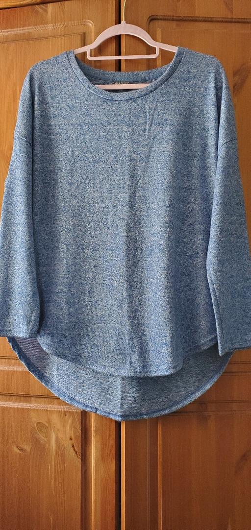  — ladies top