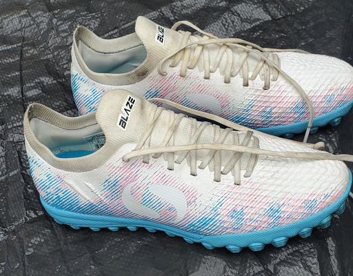  — kids Sondico blaze football boots