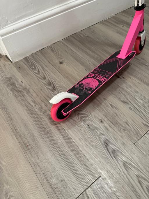  — Scooter pink great condition
