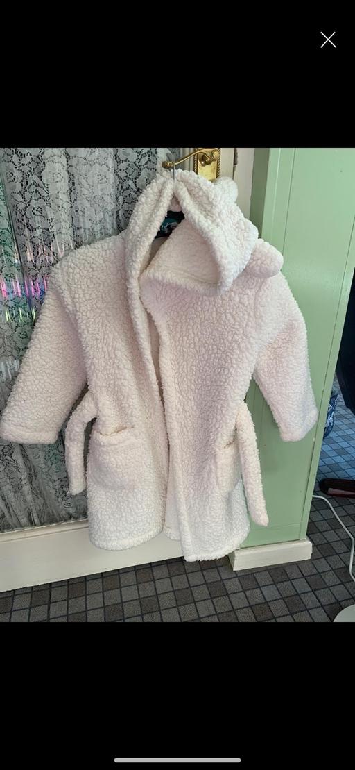  — Children’s dressing gown .