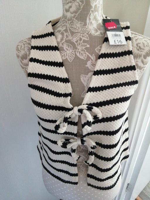  — ladies size *M*  (Peacocks)