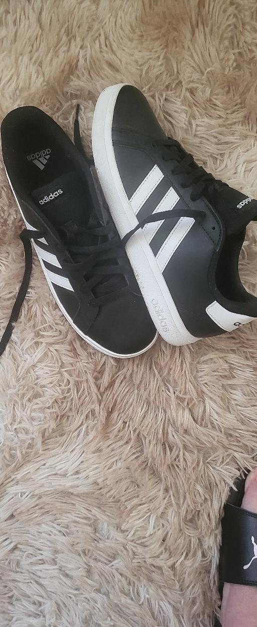  — Adidas trainers unisex