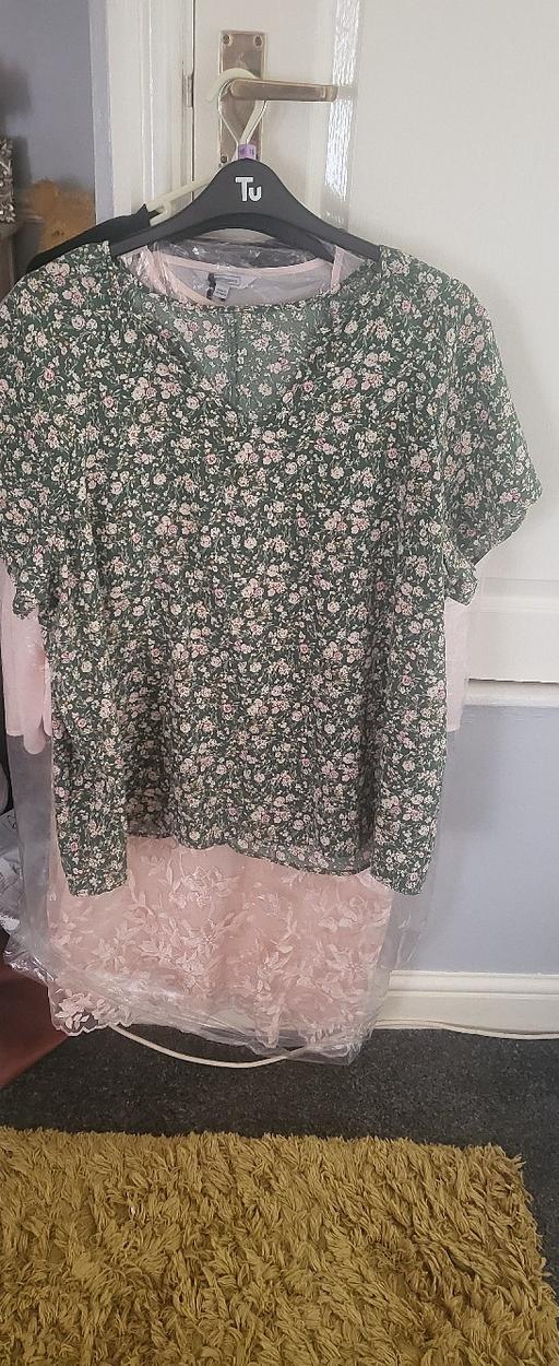  — short sleeve top