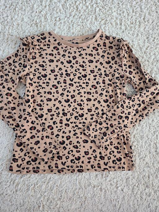  — Age 11 VERY long sleeve top