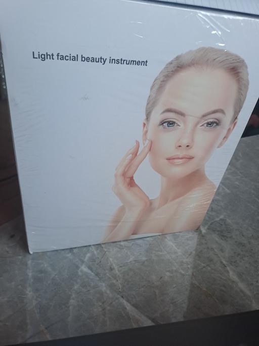  — Light Facial Beauty Instrument