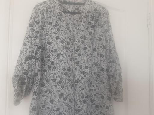  — ladies size 16 Roman blouse black/white