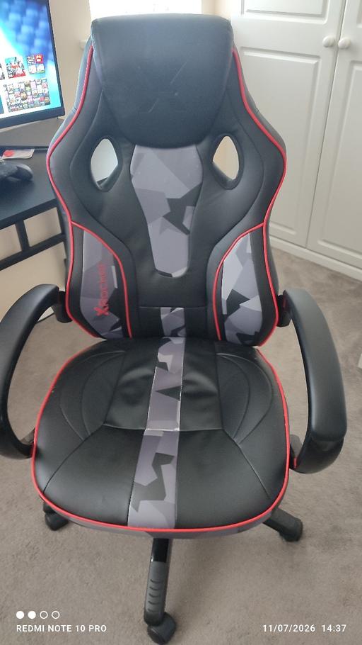  — gaming chair