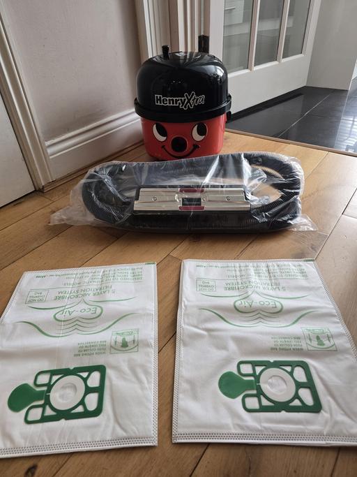  — Henry hoover 1200w Twin Speed