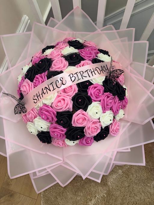  — Flower bouquets
