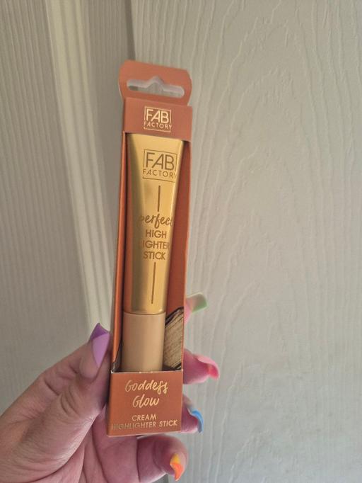  — new Fab Factory Cream Highlighter Stick