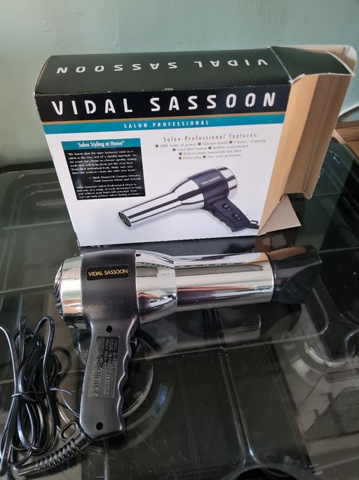  — Vidal Sassoon hairdryer