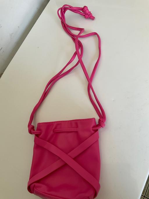  — bucket bag