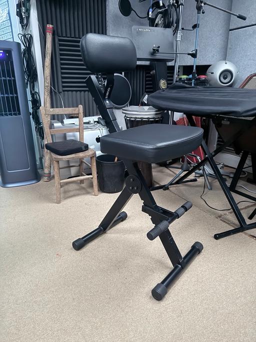  — Musicians chair
