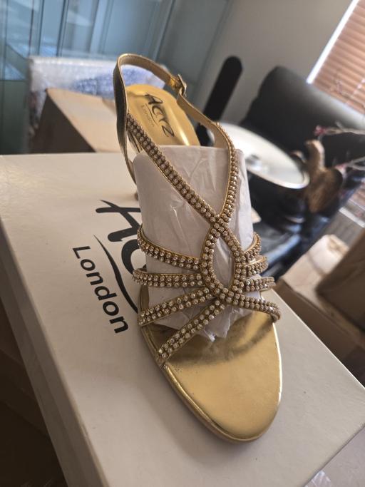 — Size 6 shoes
