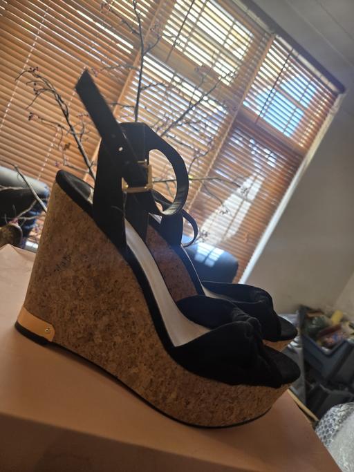  — Size 6 shoes