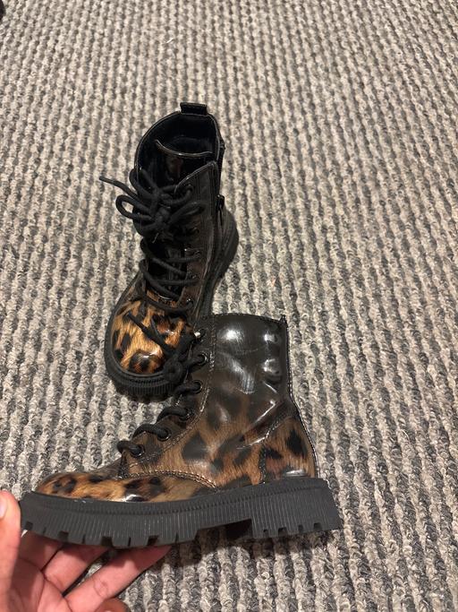  — Children’s boots