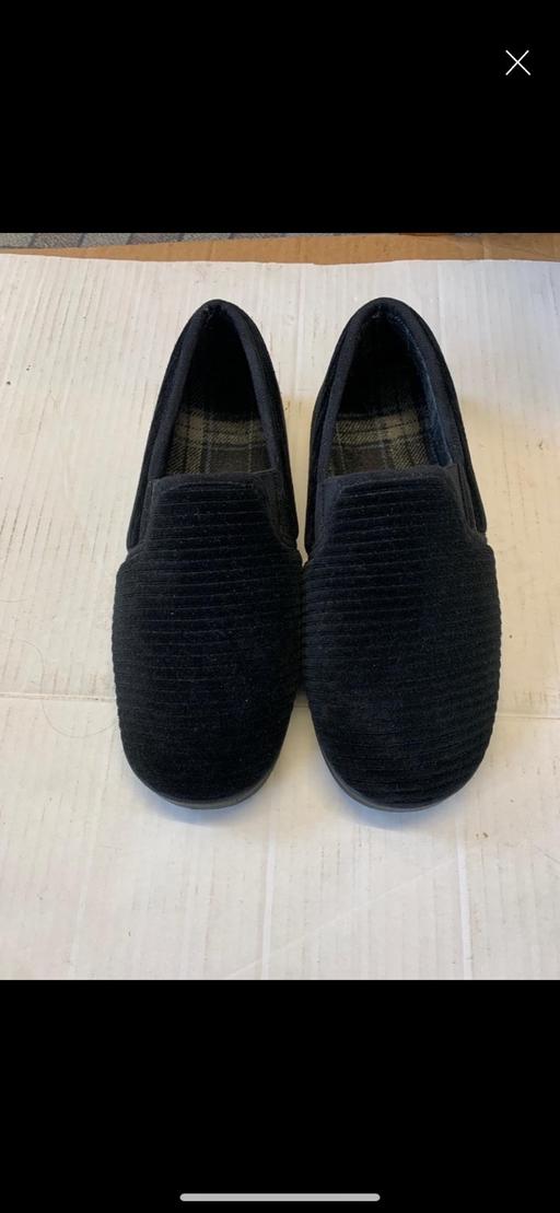  — Mens slippers